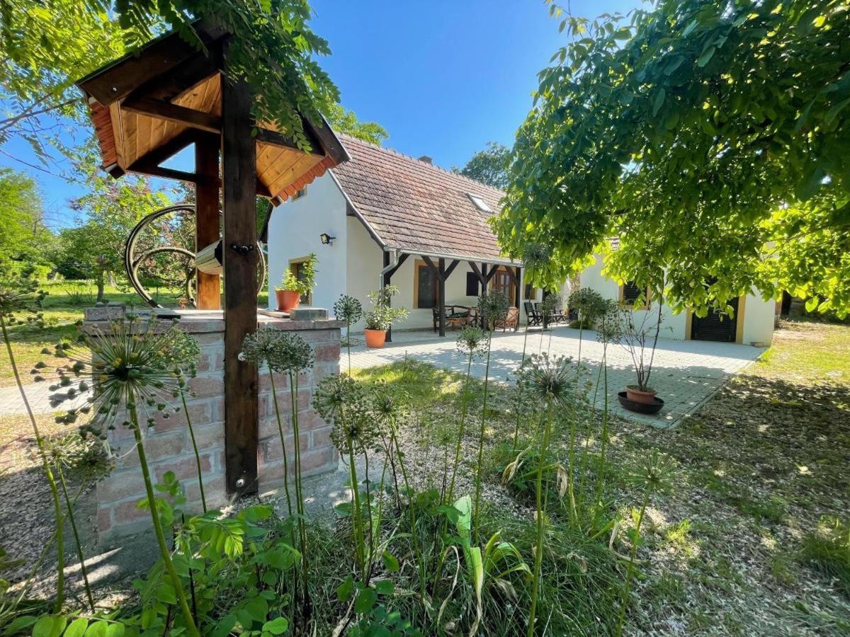 Arnyas Vendeghaz Villa Badacsonytomaj Buitenkant foto
